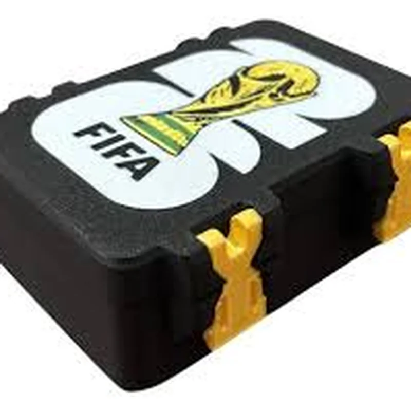 Caja 3D para figuritas FIFA con broches dorados
